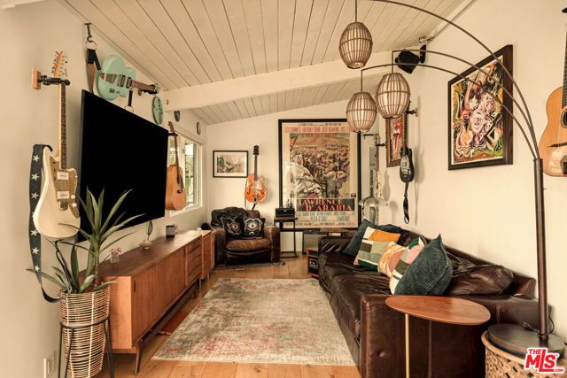 7185 Pacific View Drive, Los Angeles, CA 90068