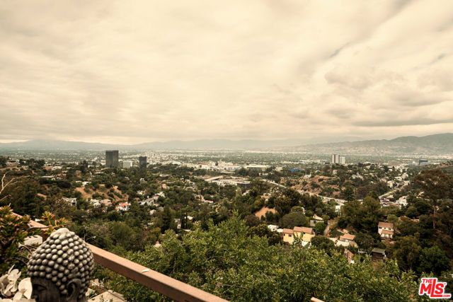 7185 Pacific View Drive, Los Angeles, CA 90068