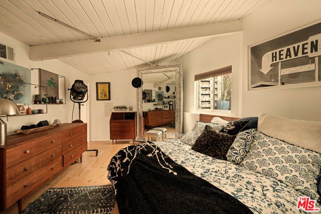 7185 Pacific View Drive, Los Angeles, CA 90068
