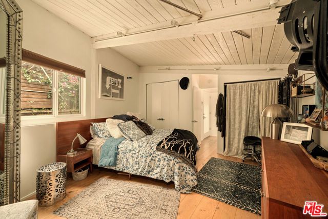 7185 Pacific View Drive, Los Angeles, CA 90068