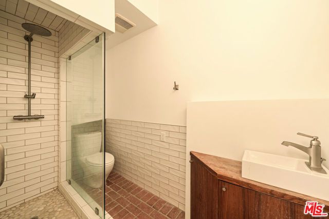 7185 Pacific View Drive, Los Angeles, CA 90068