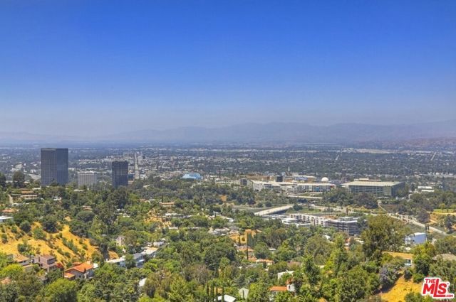 7185 Pacific View Drive, Los Angeles, CA 90068