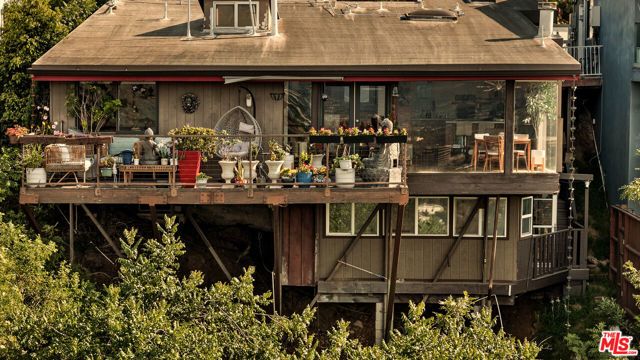 7185 Pacific View Drive, Los Angeles, CA 90068
