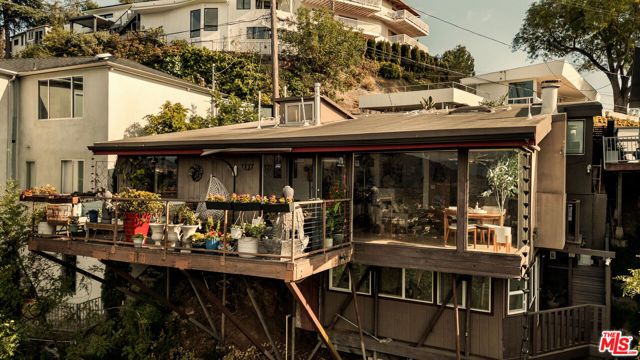 7185 Pacific View Drive, Los Angeles, CA 90068