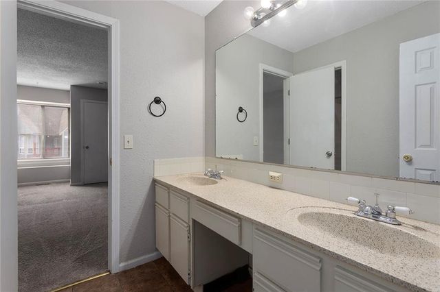 8953 Hauser Street, Lenexa, KS 66215