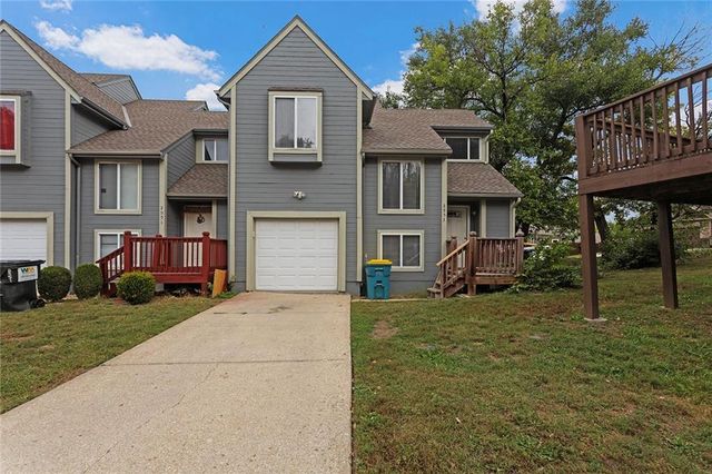 8953 Hauser Street, Lenexa, KS 66215