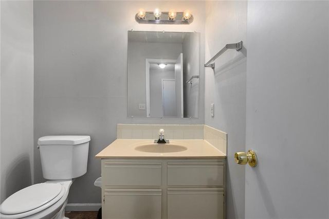 8953 Hauser Street, Lenexa, KS 66215