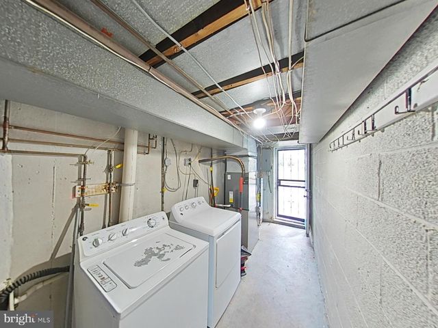 2071 KENT RD, Folcroft, PA 19032