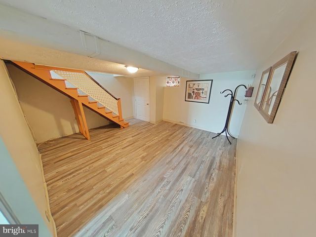 2071 KENT RD, Folcroft, PA 19032