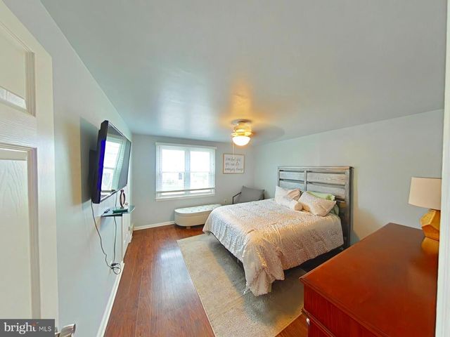 2071 KENT RD, Folcroft, PA 19032