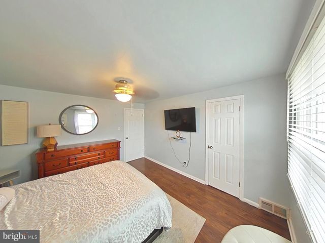 2071 KENT RD, Folcroft, PA 19032