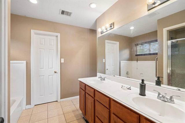 339 N Missouri Street, Orchard, TX 77485