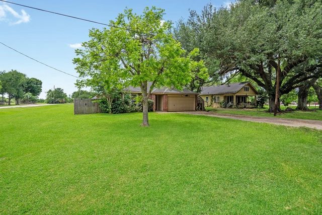 339 N Missouri Street, Orchard, TX 77485