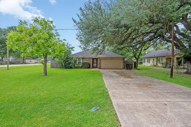 339 N Missouri Street, Orchard, TX 77485