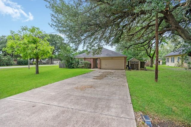 339 N Missouri Street, Orchard, TX 77485