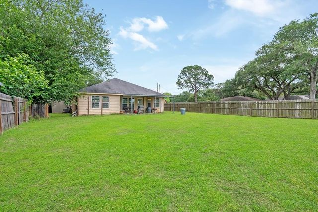 339 N Missouri Street, Orchard, TX 77485