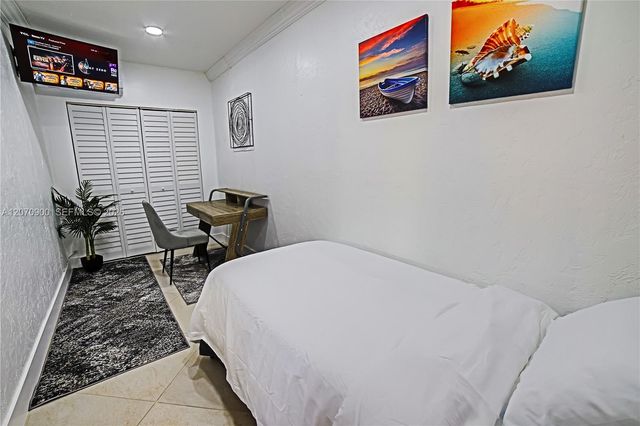 8651 Sunset Strip, Sunrise, FL 33322