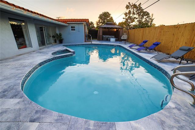 8651 Sunset Strip, Sunrise, FL 33322