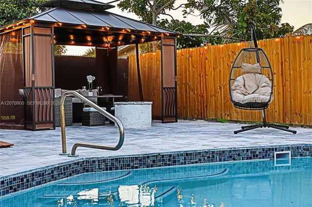 8651 Sunset Strip, Sunrise, FL 33322