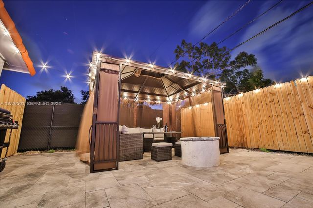 8651 Sunset Strip, Sunrise, FL 33322