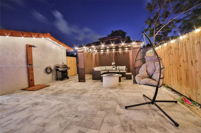 8651 Sunset Strip, Sunrise, FL 33322