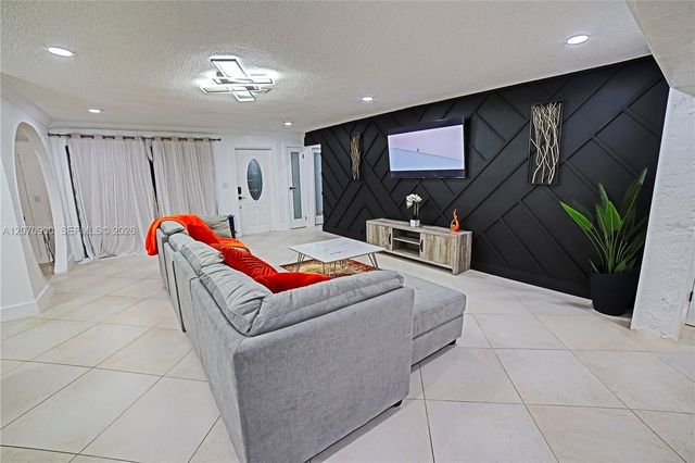 8651 Sunset Strip, Sunrise, FL 33322