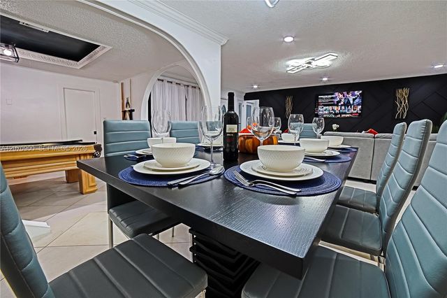 8651 Sunset Strip, Sunrise, FL 33322
