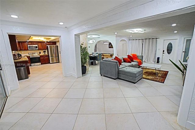 8651 Sunset Strip, Sunrise, FL 33322