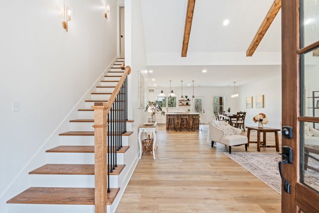 1049 Big Bartons Creek Rd, Dickson, TN 37055