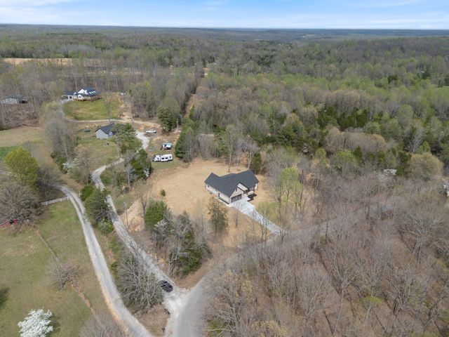 1049 Big Bartons Creek Rd, Dickson, TN 37055