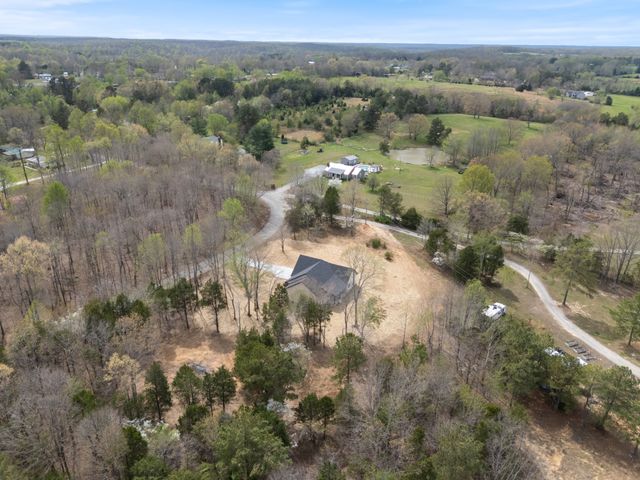 1049 Big Bartons Creek Rd, Dickson, TN 37055