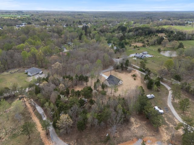 1049 Big Bartons Creek Rd, Dickson, TN 37055