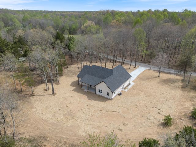 1049 Big Bartons Creek Rd, Dickson, TN 37055