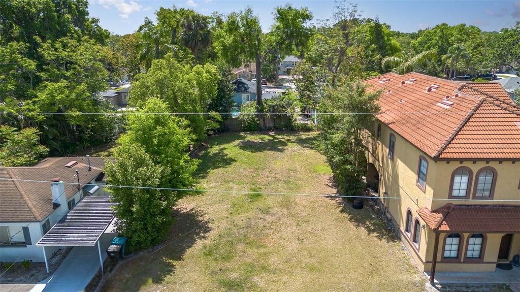 Image 3 of property listing at 202 E ESTHER STREET, Orlando, FL 32806