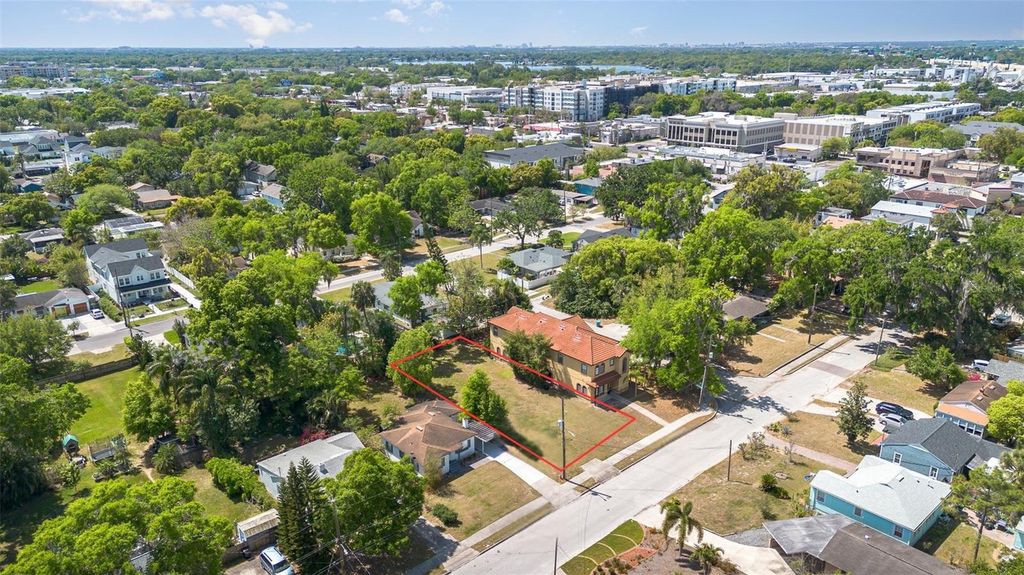 Image 5 of property listing at 202 E ESTHER STREET, Orlando, FL 32806