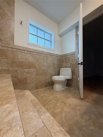 6746 SW 32nd Ter, Miami, FL 33155