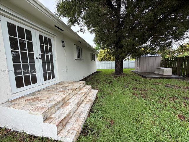 6746 SW 32nd Ter, Miami, FL 33155