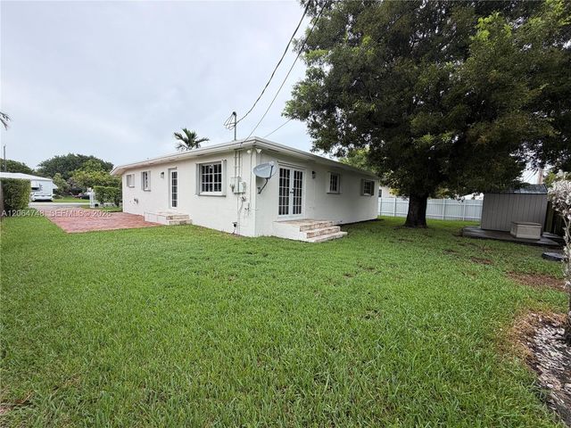 6746 SW 32nd Ter, Miami, FL 33155