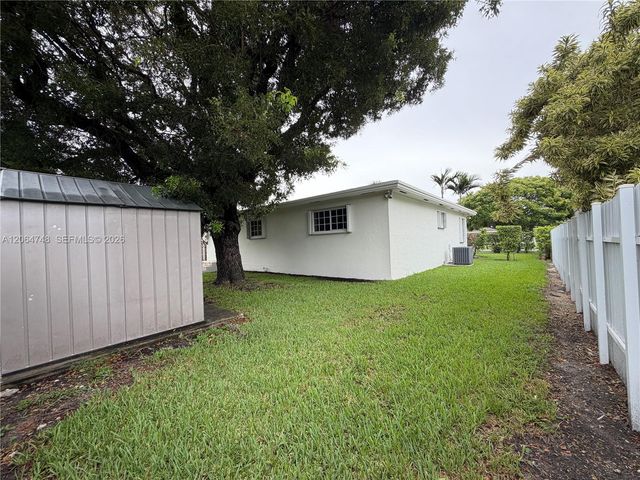 6746 SW 32nd Ter, Miami, FL 33155