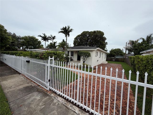 6746 SW 32nd Ter, Miami, FL 33155
