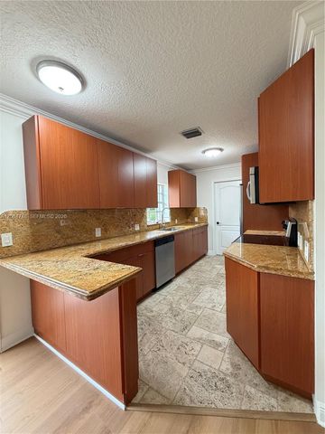 6746 SW 32nd Ter, Miami, FL 33155