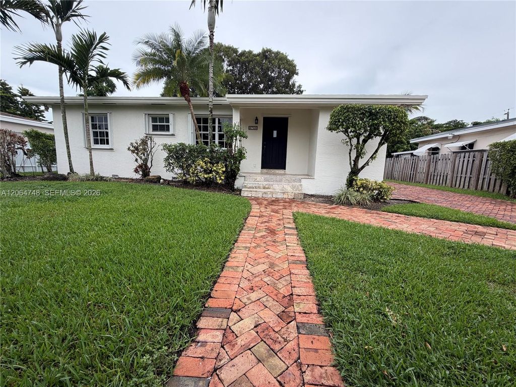 6746 SW 32nd Ter, Miami, FL 33155