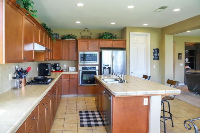 4292 N Gregory Avenue, Fresno, CA 93722