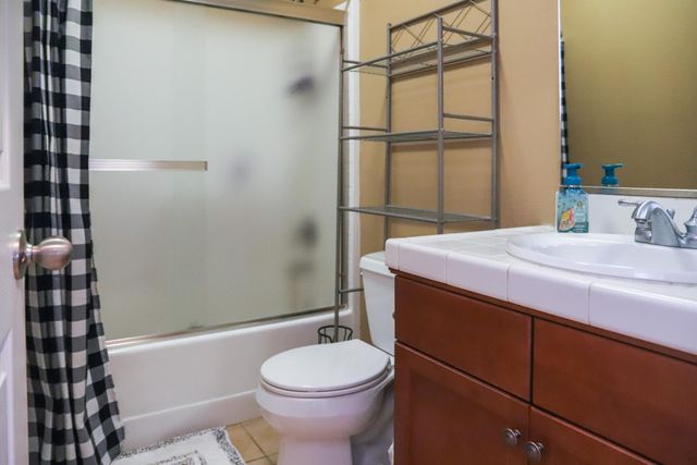 4292 N Gregory Avenue, Fresno, CA 93722