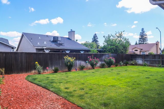 4292 N Gregory Avenue, Fresno, CA 93722