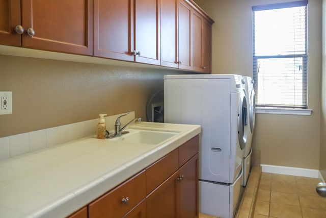 4292 N Gregory Avenue, Fresno, CA 93722