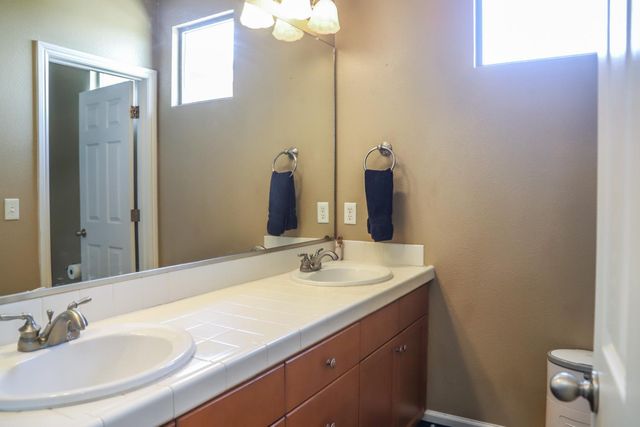 4292 N Gregory Avenue, Fresno, CA 93722