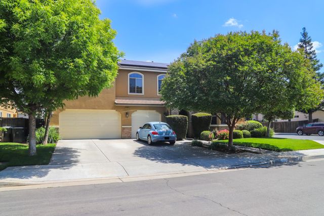 4292 N Gregory Avenue, Fresno, CA 93722