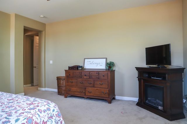 4292 N Gregory Avenue, Fresno, CA 93722