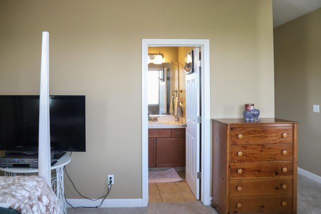 4292 N Gregory Avenue, Fresno, CA 93722